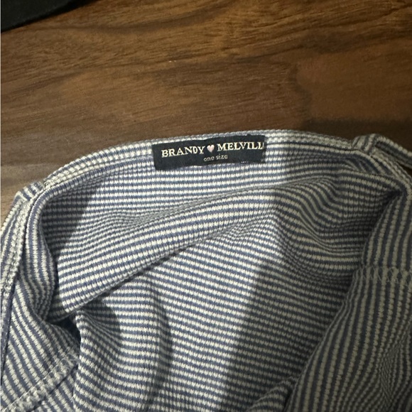 Bundle of 4 Cropped Tanks - Picture 4 of 8